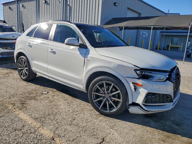 Фото 4 - AUDI Q3