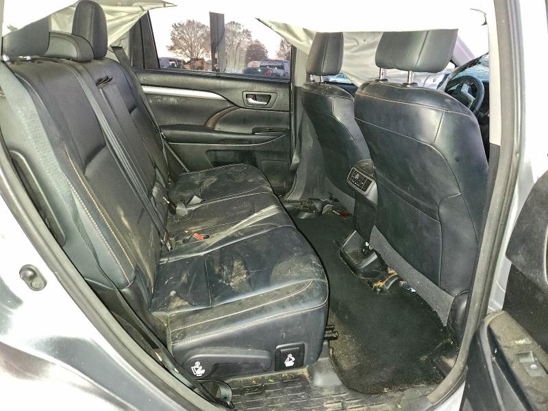 Фото 11 - TOYOTA HIGHLANDER