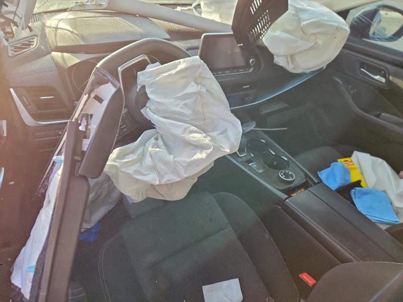 Фото 8 - NISSAN ROGUE