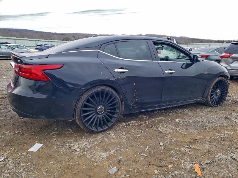 Фото 3 - NISSAN MAXIMA