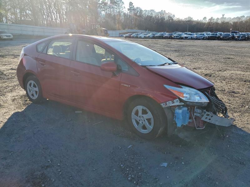 Фото 4 - TOYOTA PRIUS