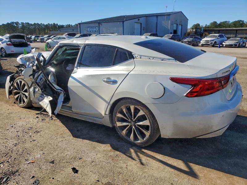 Фото 2 - NISSAN MAXIMA