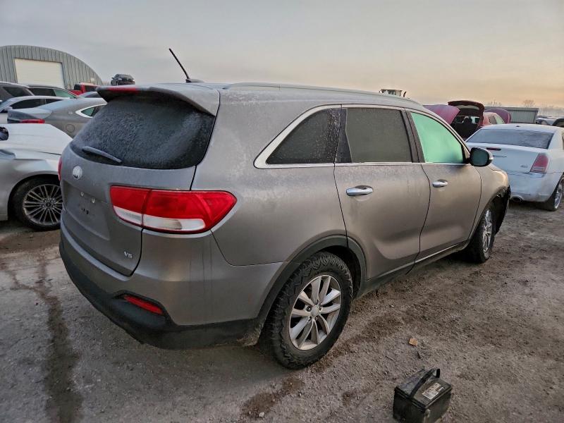 Фото 3 - KIA SORENTO