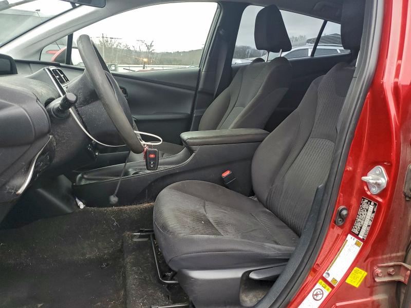 Фото 7 - TOYOTA PRIUS