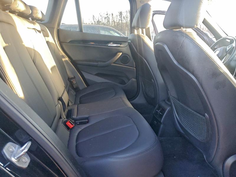 Фото 11 - BMW X1