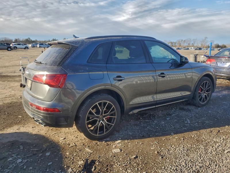 Фото 3 - AUDI SQ5