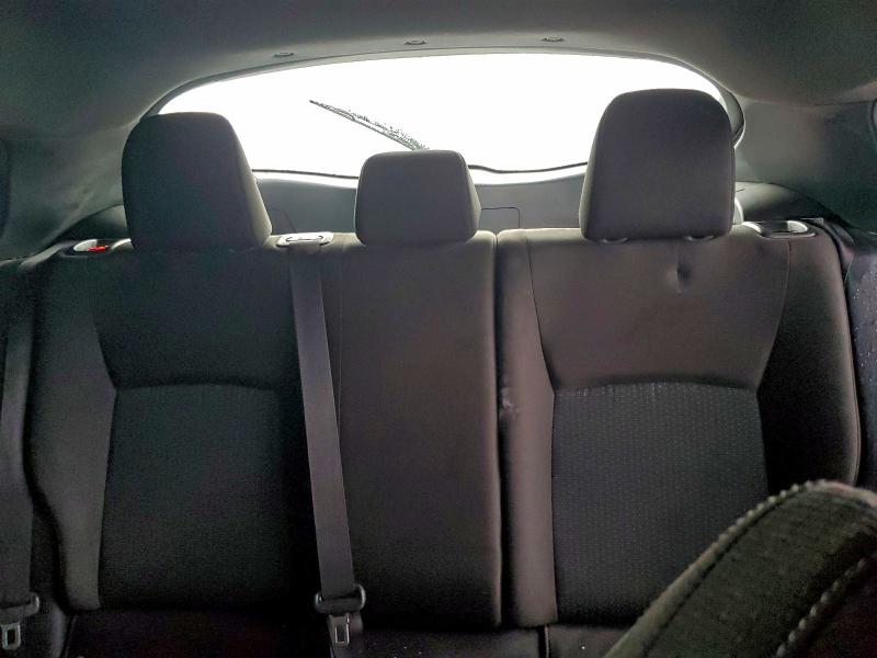 Фото 10 - TOYOTA C-HR