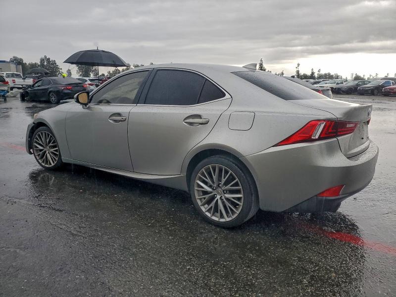 Фото 2 - LEXUS IS