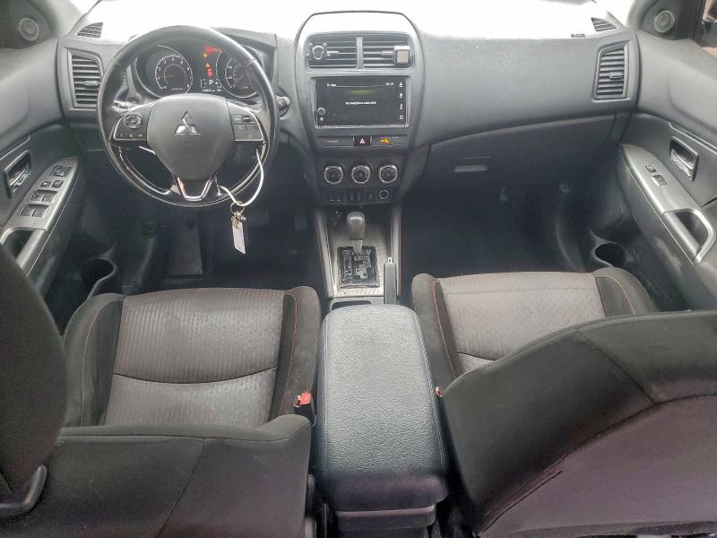 Фото 8 - MITSUBISHI OUTLANDER