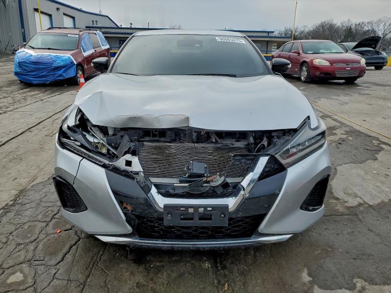 Фото 5 - NISSAN MAXIMA