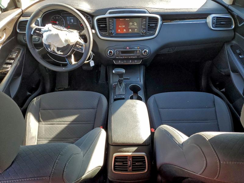 Фото 8 - KIA SORENTO