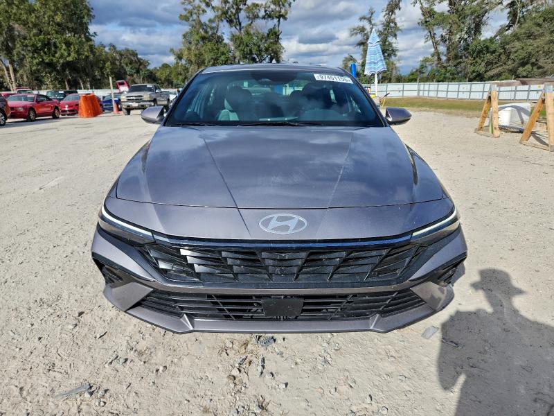 Фото 5 - HYUNDAI ELANTRA