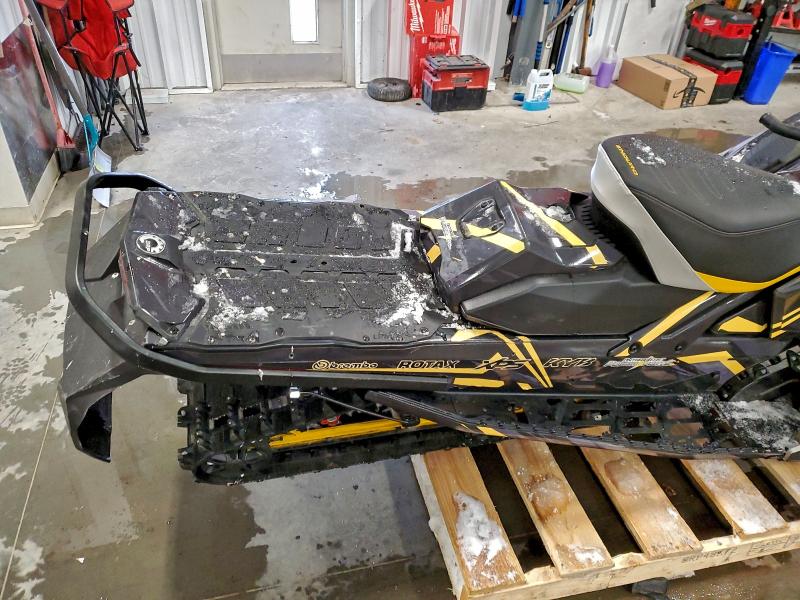 SKI-DOO SNOWMOBILE 2024