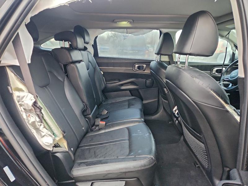 Фото 11 - KIA SORENTO