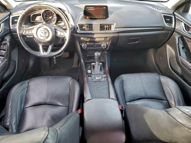 Фото 8 - MAZDA 3