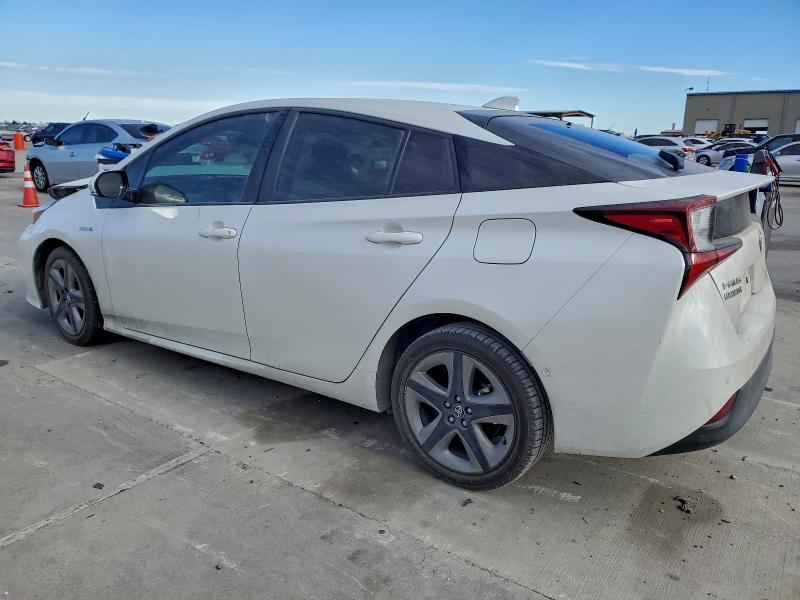 Фото 2 - TOYOTA PRIUS