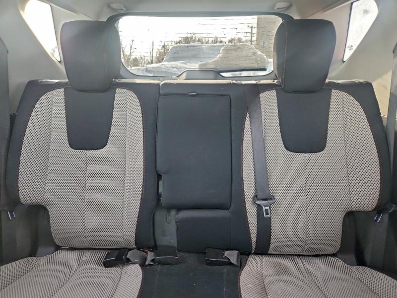 Фото 10 - CHEVROLET EQUINOX