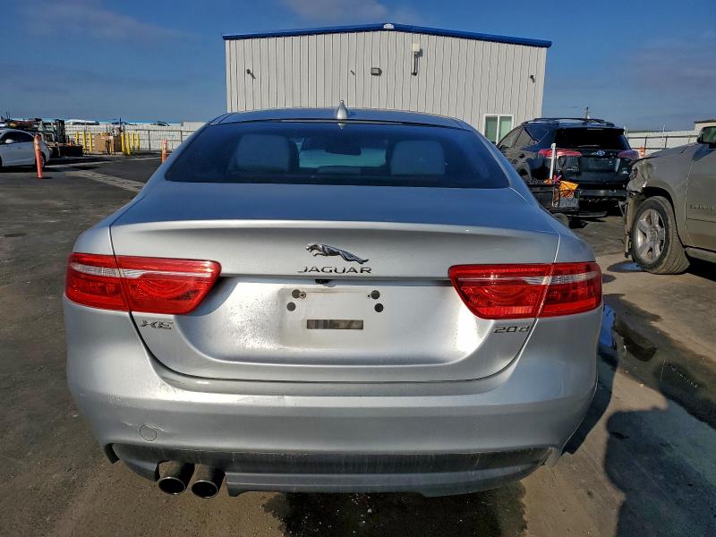 Фото 6 - JAGUAR XE