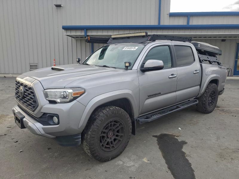 Фото 1 - TOYOTA TACOMA