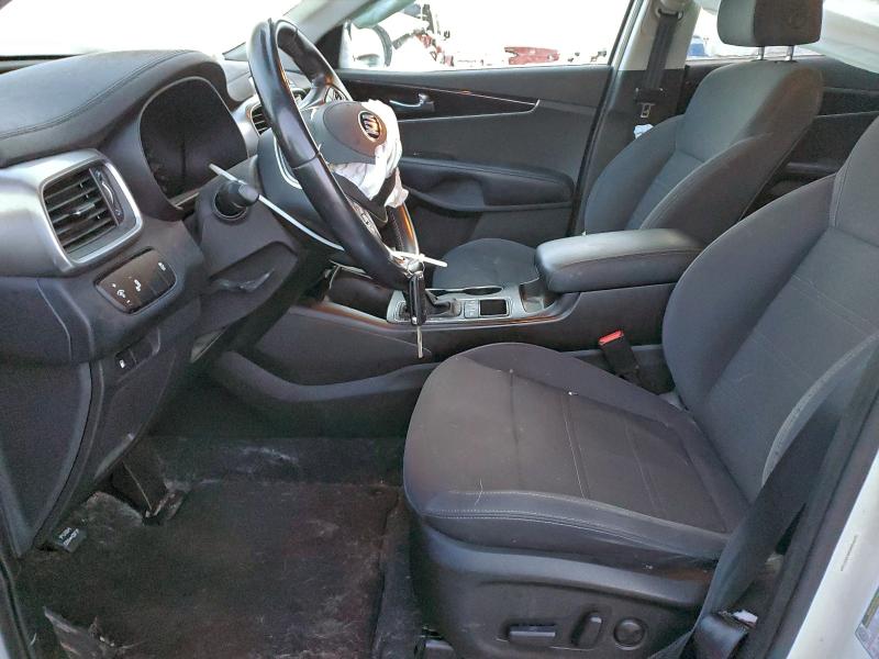 Фото 7 - KIA SORENTO