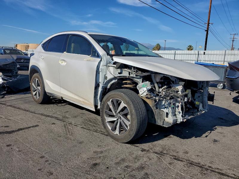 Фото 4 - LEXUS NX