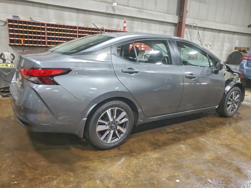 Фото 3 - NISSAN VERSA