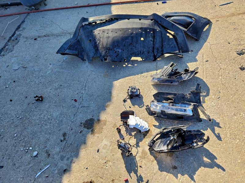 Фото 12 - FORD MUSTANG