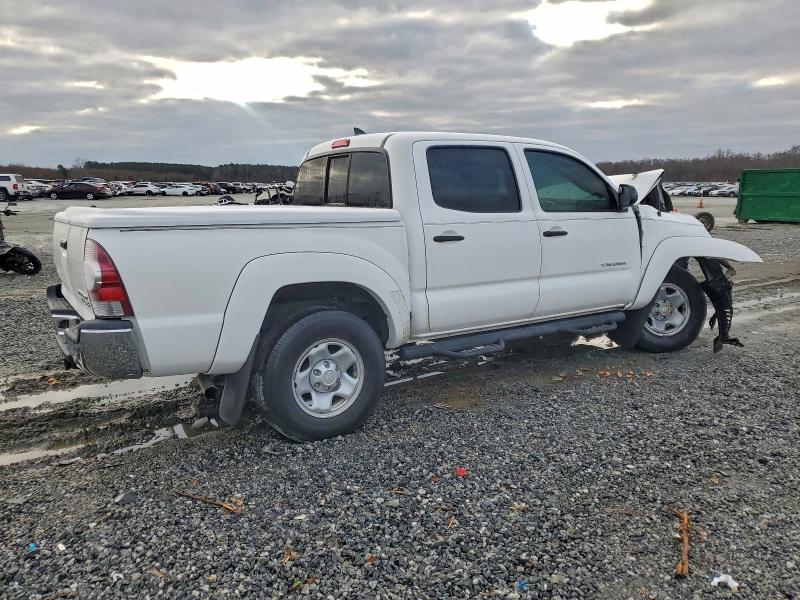 Фото 3 - TOYOTA TACOMA