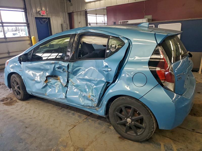 Фото 2 - TOYOTA PRIUS