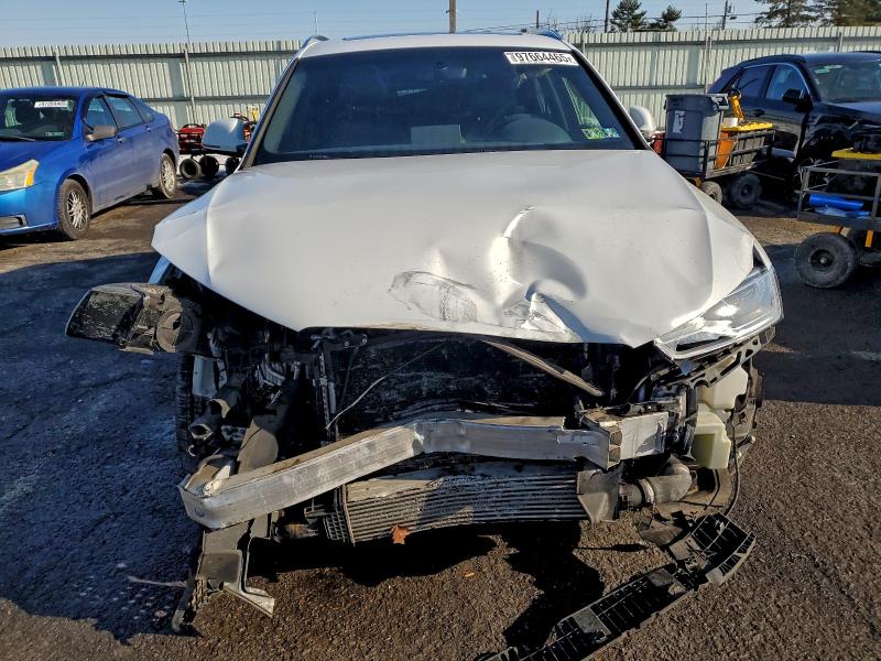 Фото 5 - AUDI Q3