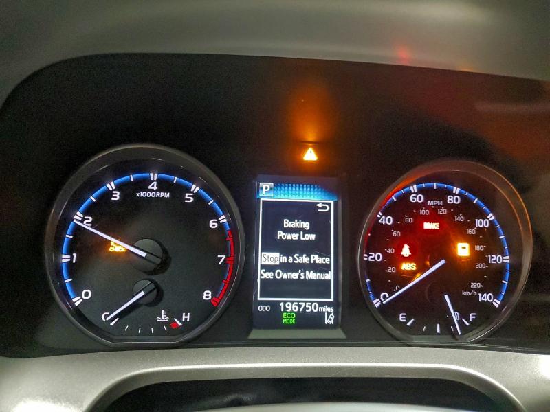 Фото 9 - TOYOTA RAV4