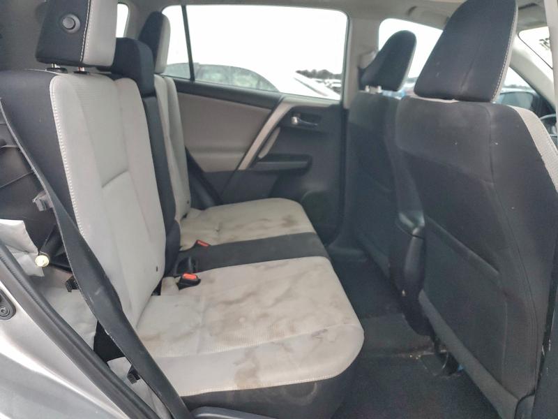 Фото 11 - TOYOTA RAV4