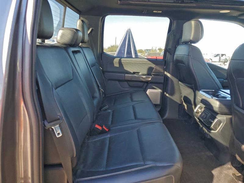 Фото 10 - FORD F-150