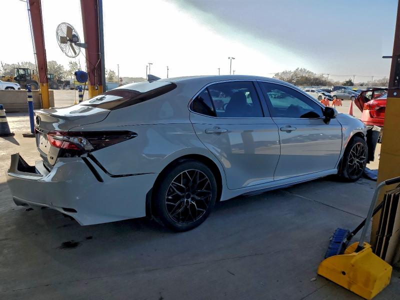 Фото 3 - TOYOTA CAMRY