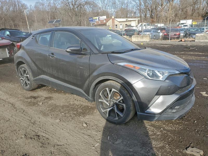 Фото 4 - TOYOTA C-HR