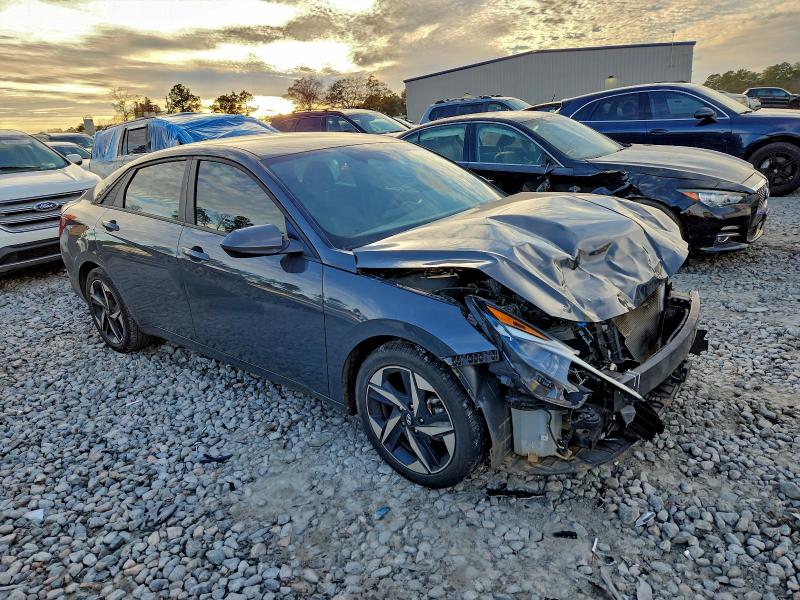 Фото 4 - HYUNDAI ELANTRA