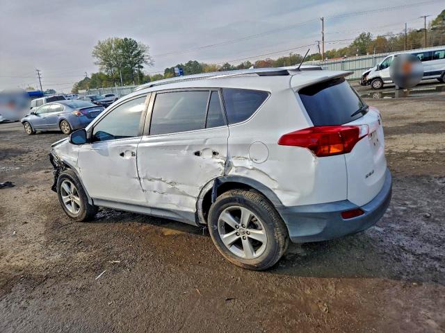 Фото 2 - TOYOTA RAV4