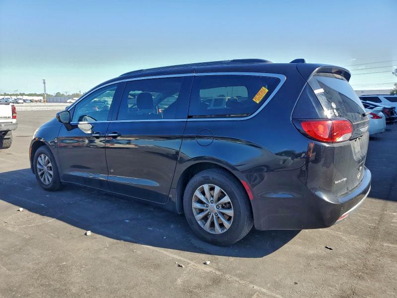 Фото 2 - CHRYSLER PACIFICA