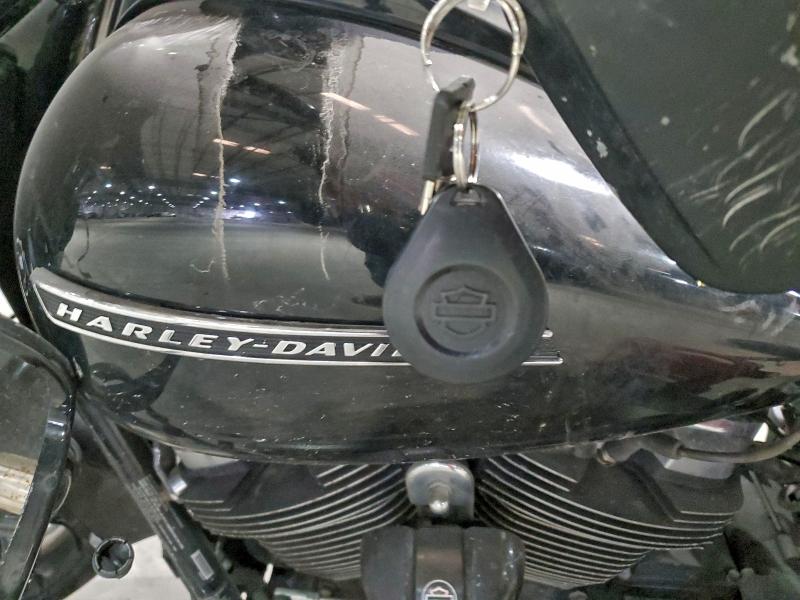 HARLEY-DAVIDSON FL 2020