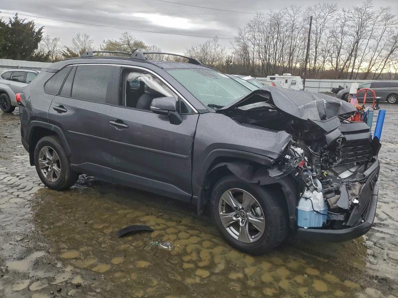 Фото 4 - TOYOTA RAV4