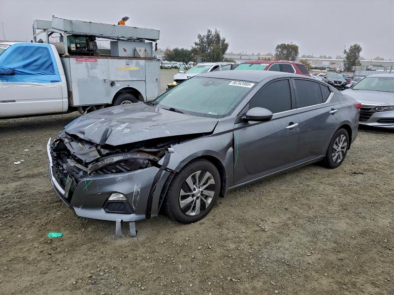 Фото 1 - NISSAN ALTIMA