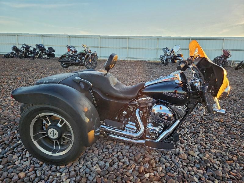 HARLEY-DAVIDSON FL 2016