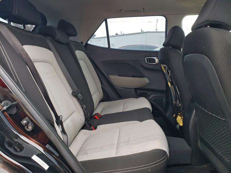 Фото 11 - HYUNDAI VENUE