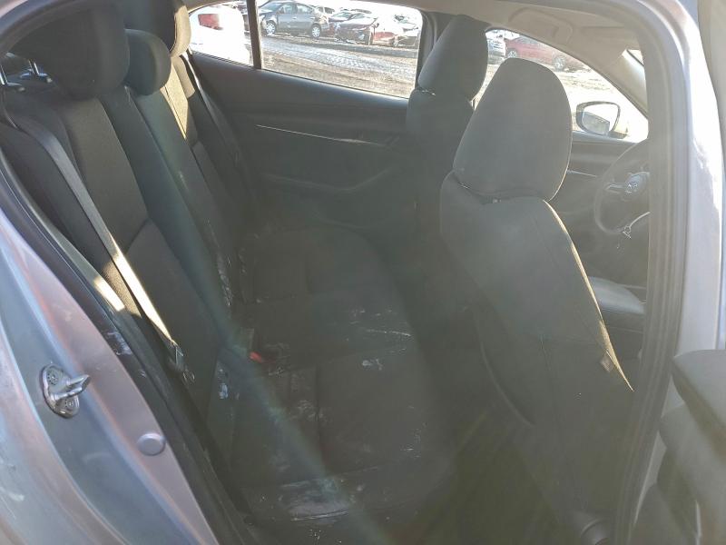 Фото 10 - MAZDA 3