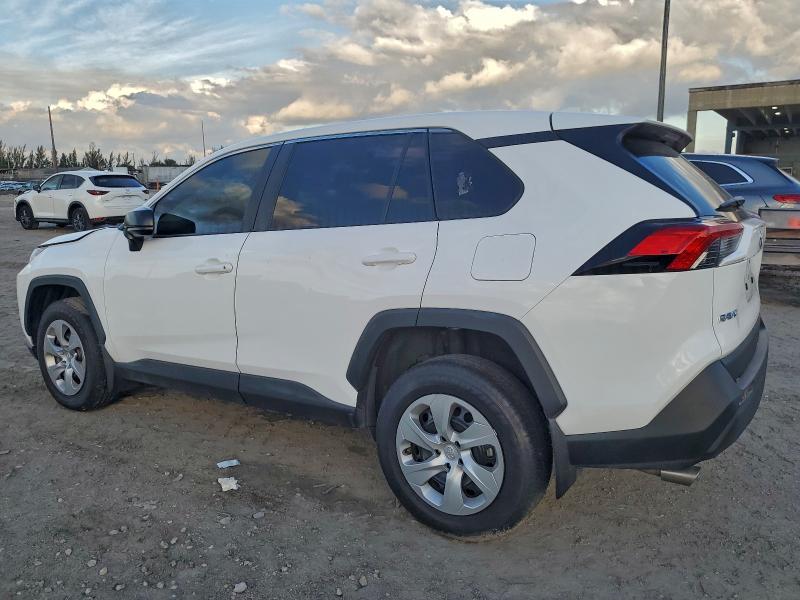 Фото 2 - TOYOTA RAV4