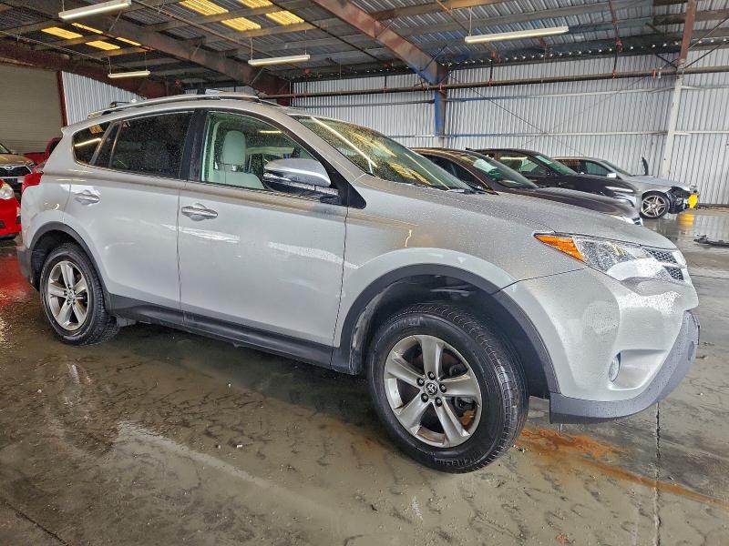 Фото 4 - TOYOTA RAV4