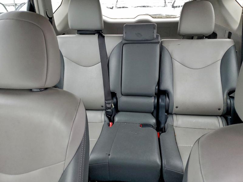 Фото 10 - TOYOTA PRIUS