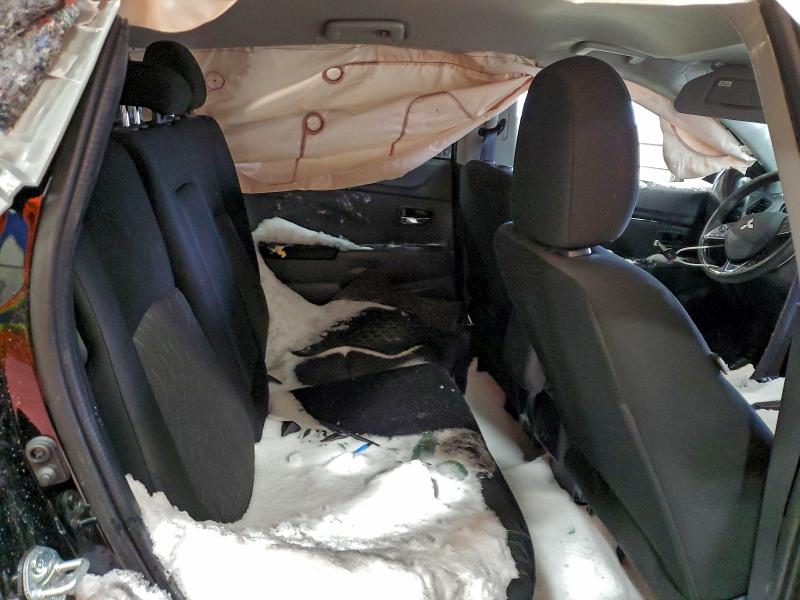 Фото 11 - MITSUBISHI OUTLANDER