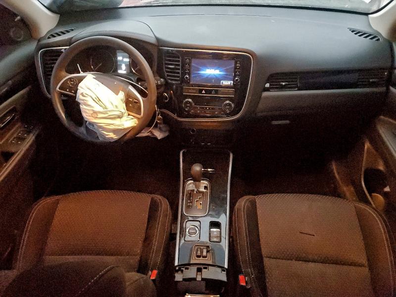 Фото 8 - MITSUBISHI OUTLANDER