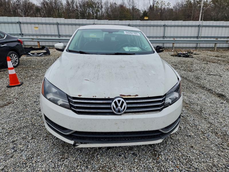 2015 VOLKSWAGEN PASSAT